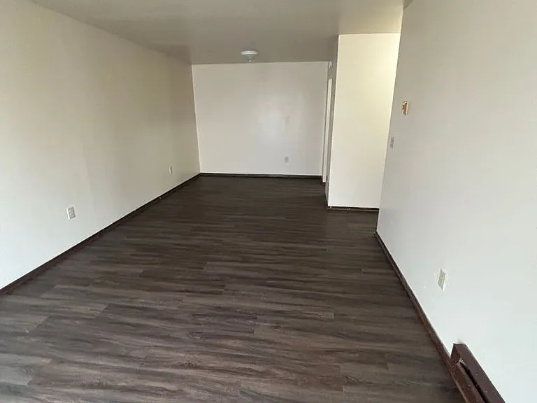 7501 W Green Tree Rd — Photo 10