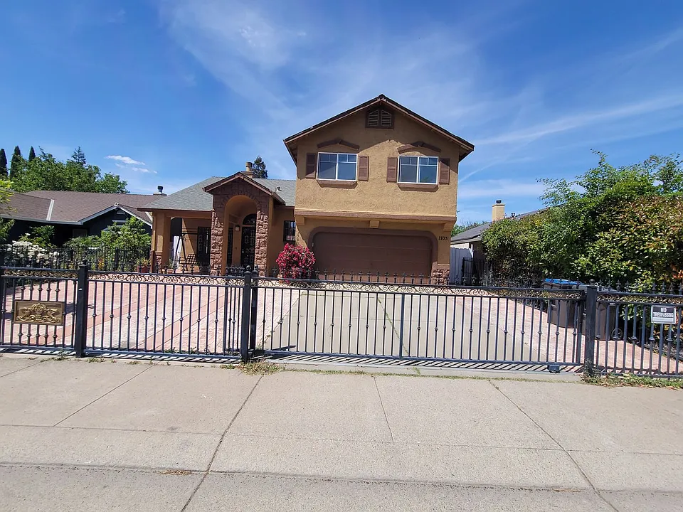 1703 Diablo Creek Dr