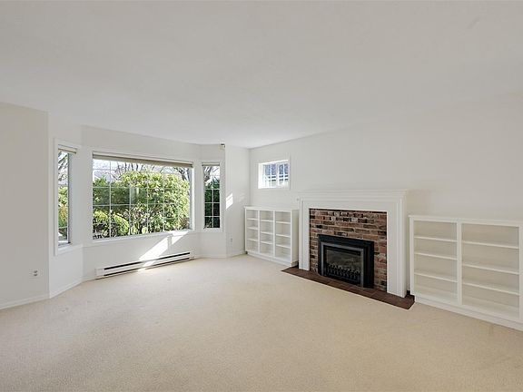 5th image of 2105 Windsor Rd