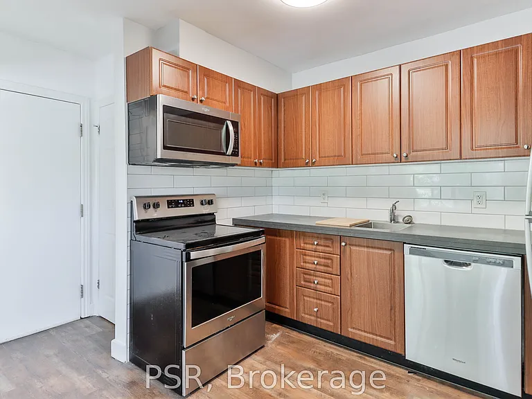 170 Holborne Ave #2 — Photo 2