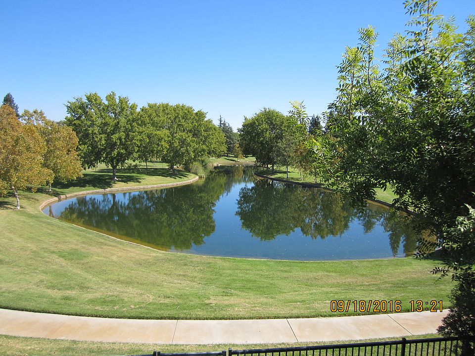 2nd image of 1053 Fountain Dr