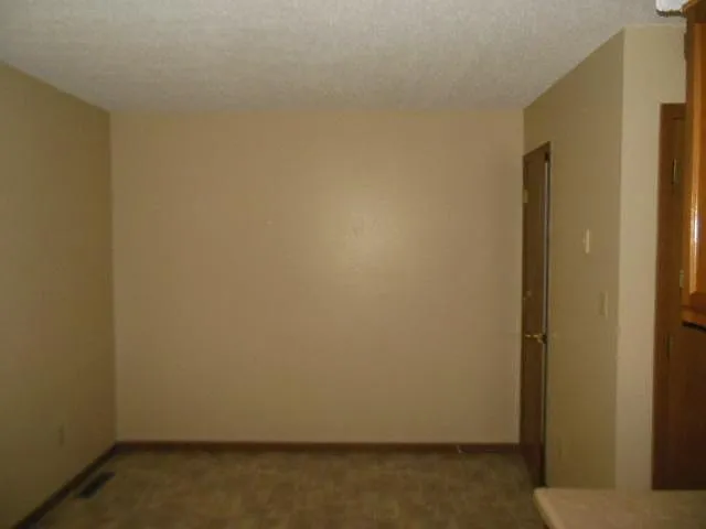 600 NE English Manor Dr #B — Photo 6