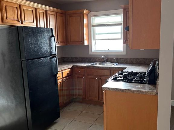 3rd image of 114 Dawson Cir Floor 1