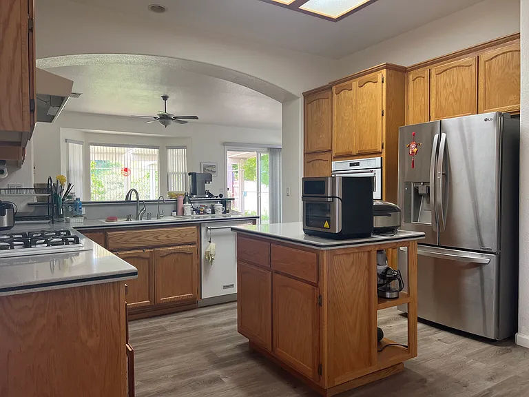 8037 Bester Ct — Photo 3