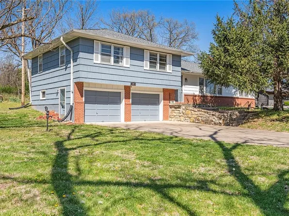 625 Edwardsville Dr, Edwardsville, KS 66111