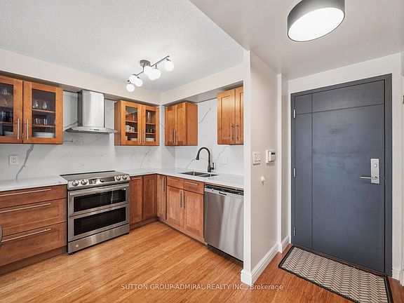 2nd image of 2267 Lake Shore Blvd W #723