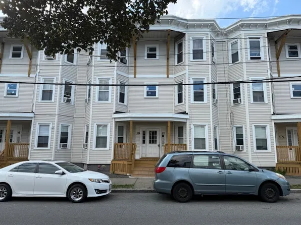 37 Laighton St, Lynn, MA 01902
