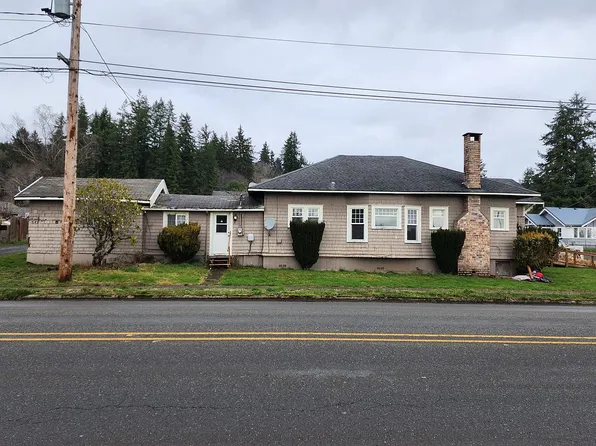 1104 Gaylord St, Raymond, WA 98577