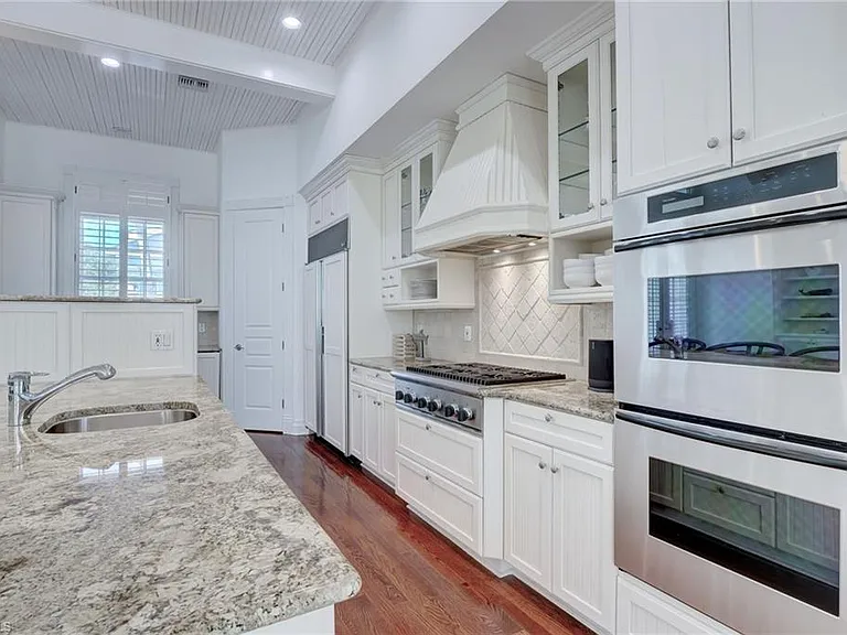 1551 Gulf Shore Blvd S — Photo 13