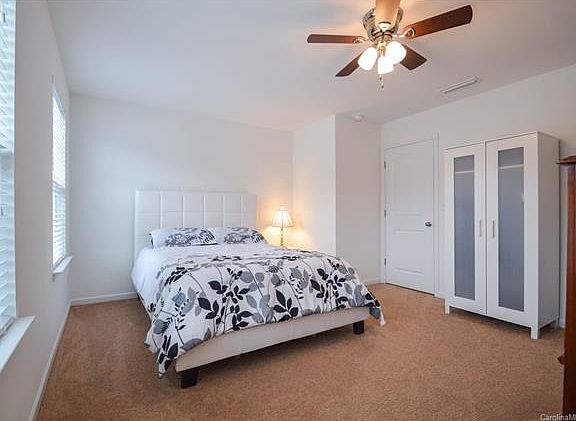 4th image of 4612 Yarrow St