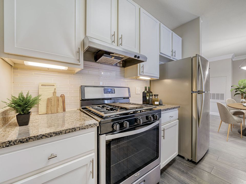 10X Living at Columbia Town Center Apartment Rentals Columbia, MD