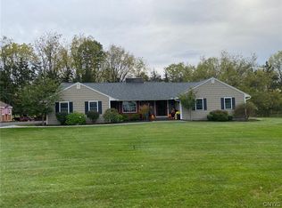 8 Thornwood Ln, Manlius, NY 13104