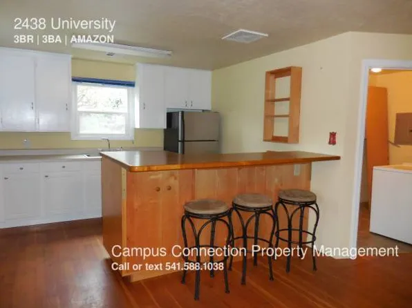 2438 University St, Eugene, OR 97403