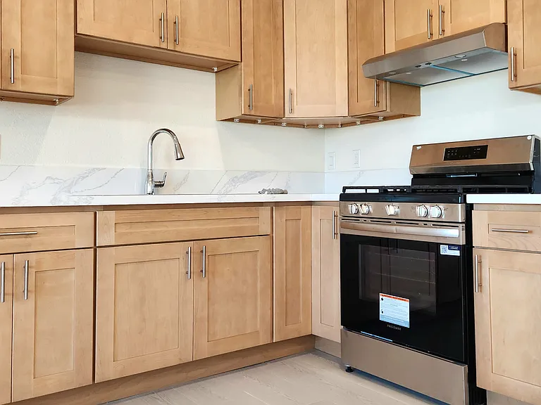 1617 E 6th St #303 — Photo 12