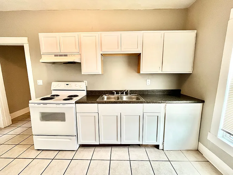 637 W Ormsby — Photo 10