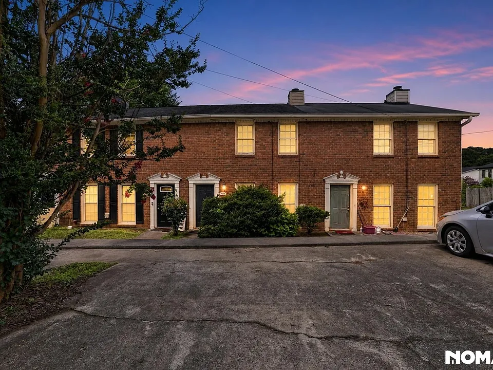 1028 Jeanette Ln