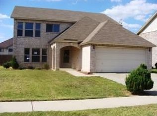 215 Tabor Dr, Arlington, TX 76002