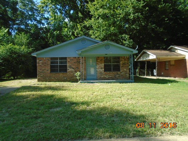 1st image of 3653 Royal Wood Dr