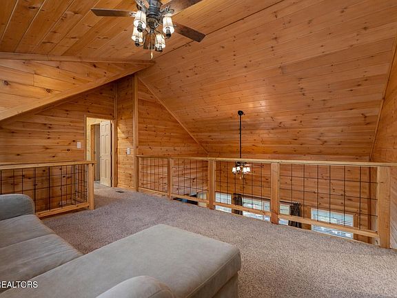 4th image of 460 Sassafras Way