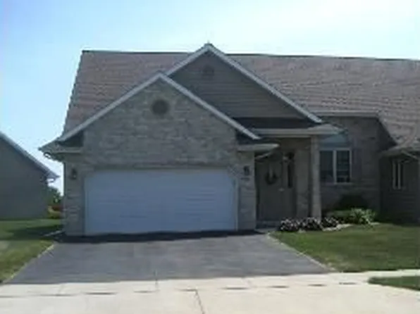 1309 Northlake Ct, Rochelle, IL 61068