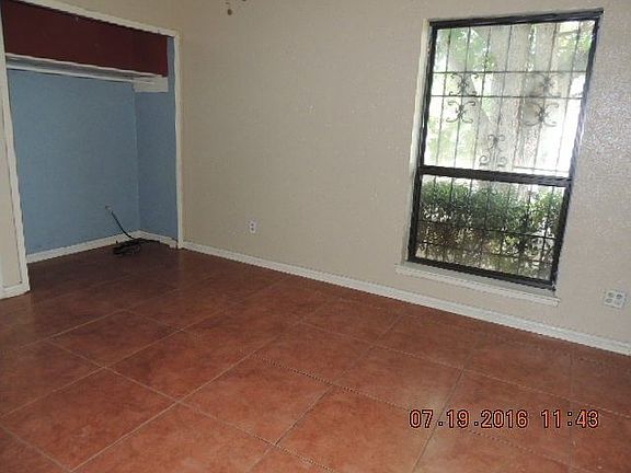 4th image of 1230 Taperwicke Dr