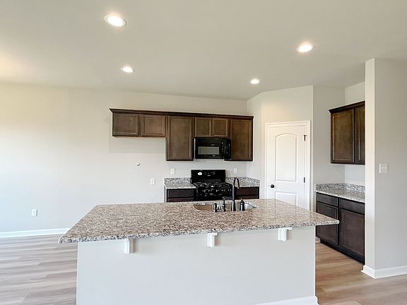 Raeford IV G - Kitchen - DSLD Homes