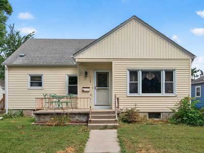 109 S Elm St, Chaska, MN, 55318