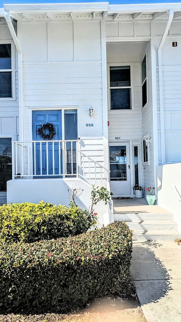 Seasonal/short term 2/2 vacation condo close to Anna Maria — Photo 1