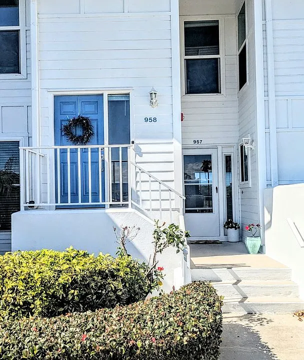 958 Sandpiper Cir #958