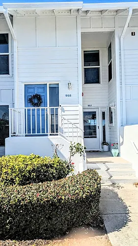 958 Sandpiper Cir #958 Photo 1