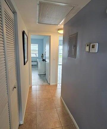 5th image of 4030 Rexford Rd #403
