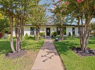 1502 Austrian Rd, Grand Prairie, TX 75050