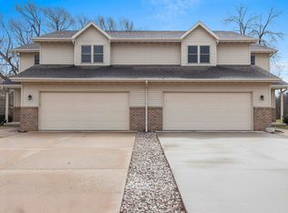 571 S 9th St, De Pere, WI 54115