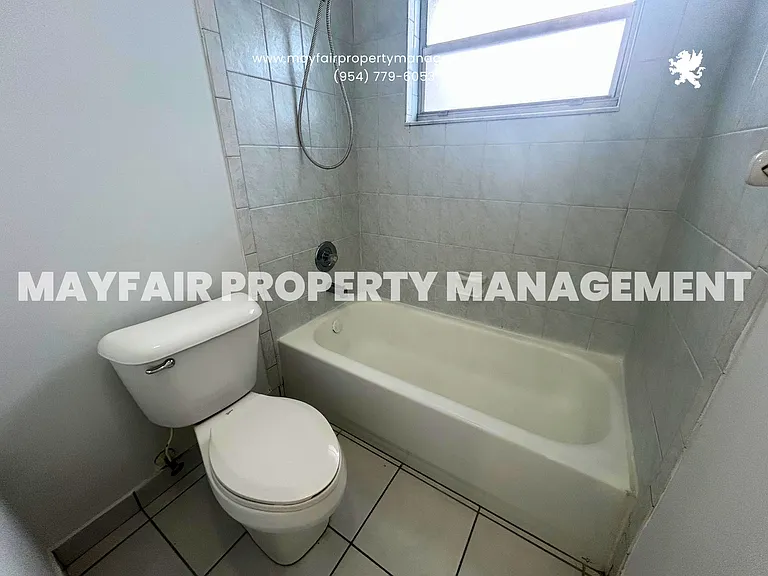 1534 SE 15th St #11 — Photo 4