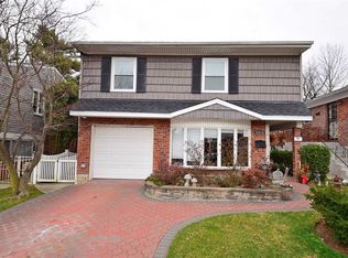 5815 Hewlett St, Little Neck, NY 11362