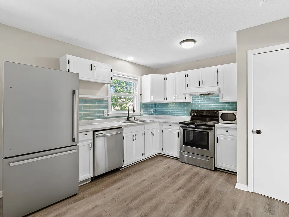 5215 Longbranch Dr