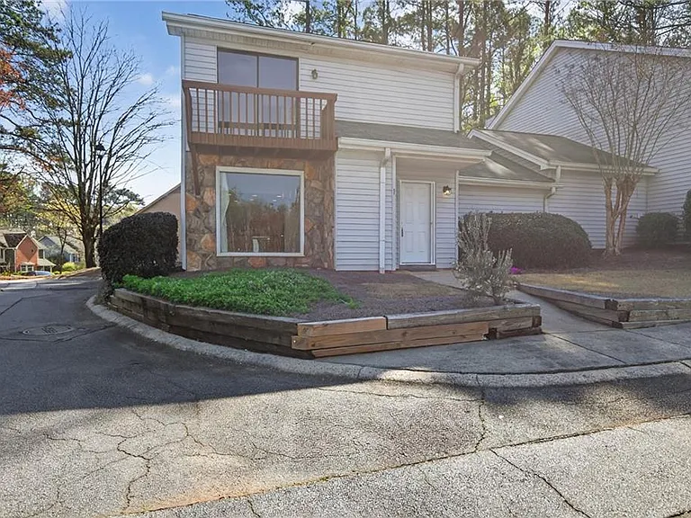 1 Fairway Dr NW — Photo 1