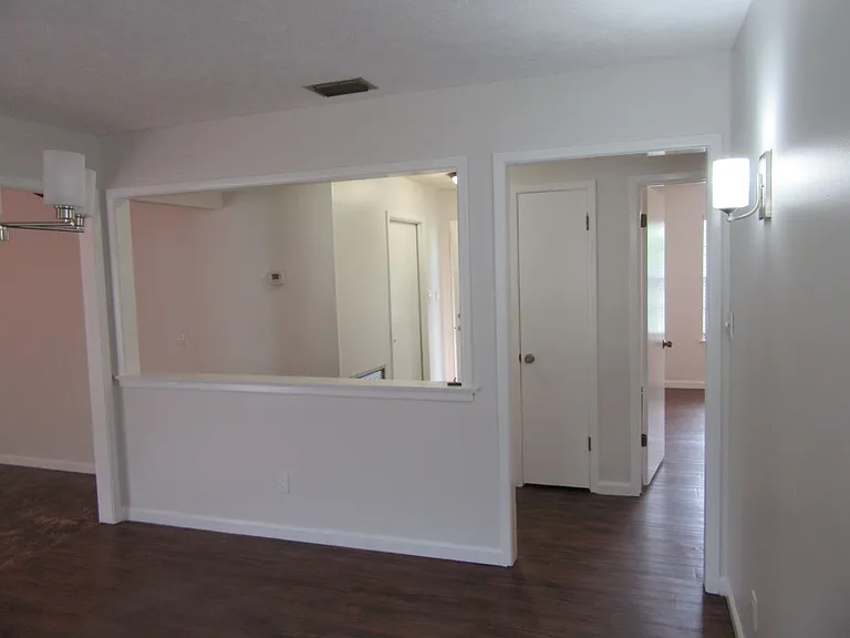 8629 Deerpoint Dr — Photo 13