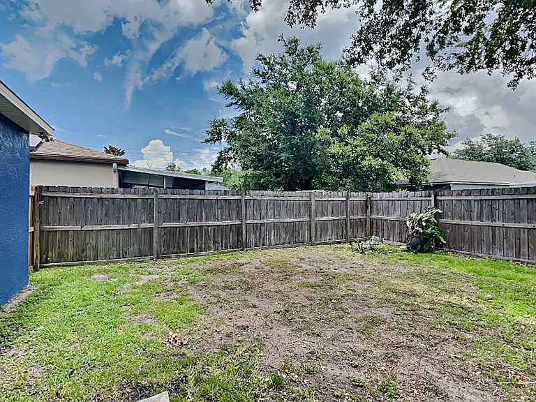 3512 Stonefield Dr — Photo 18