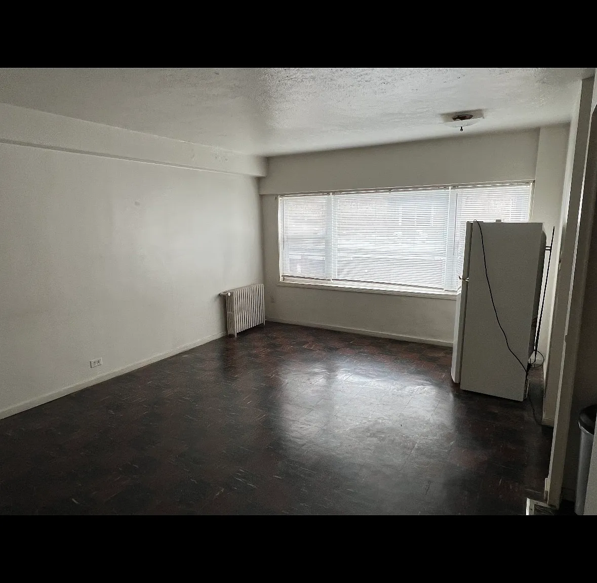 7327 N Rogers Ave — Photo 2