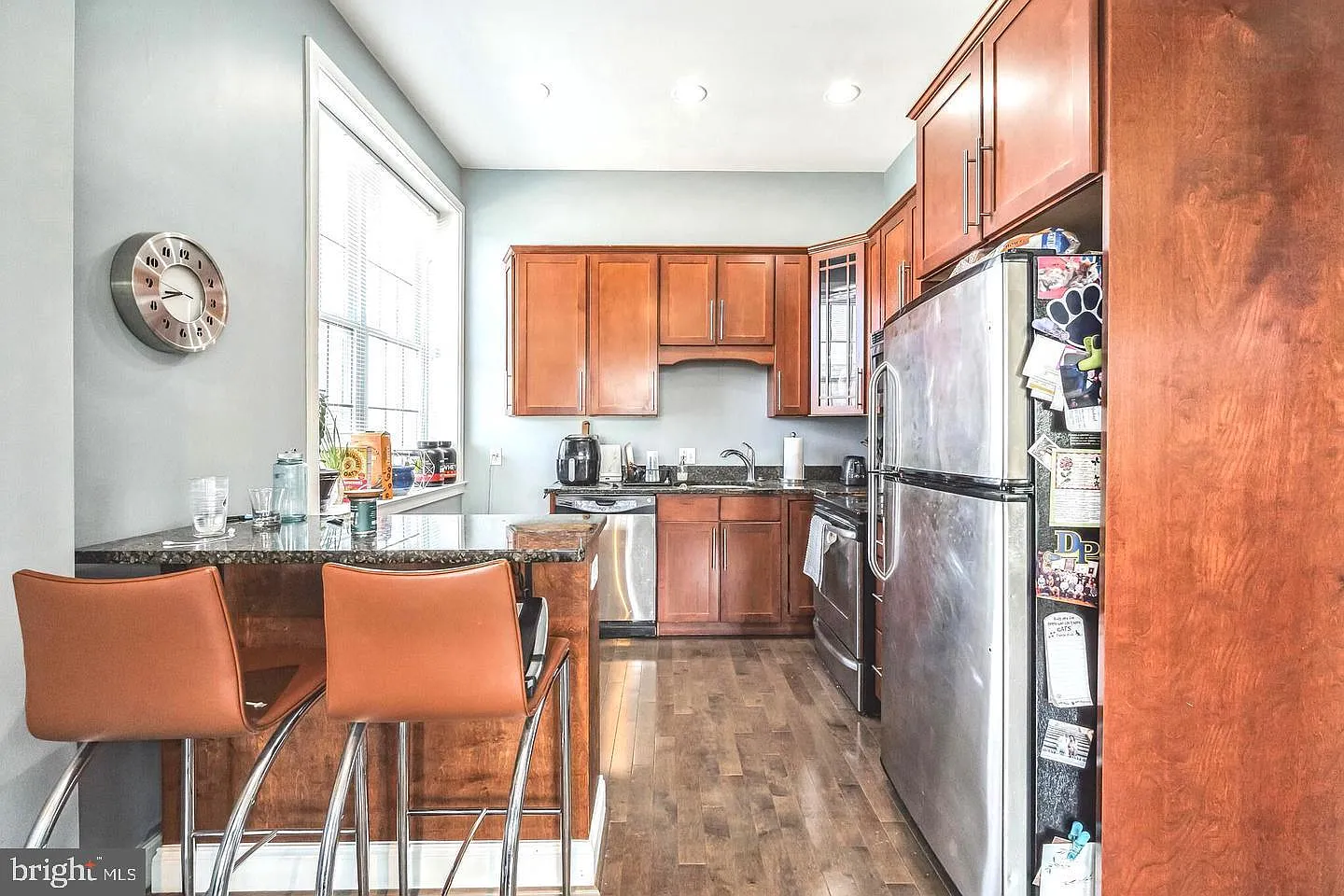 2 bed, 2.5 bath, 5460 sqft, $2,400 — Photo 4