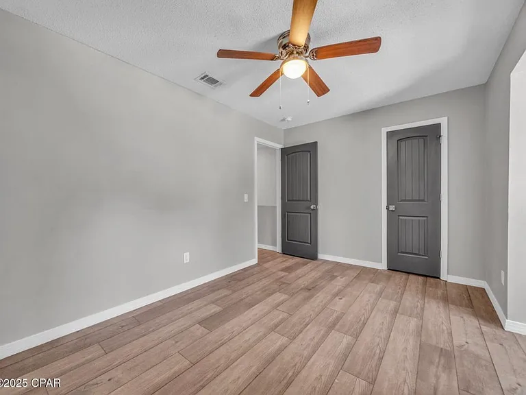 121 Hampton Dr — Photo 9