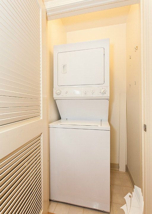 1st image of 1333 S Prairie Ave #1803