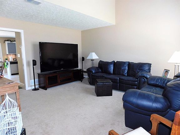 3rd image of 3028 Quaker Hill Ln