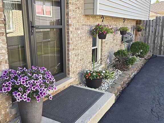 3rd image of 5224 W 121st Pl