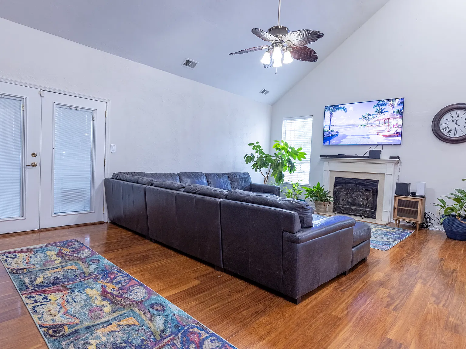 4 bed, 3400 sqft, $3,900 — Photo 4