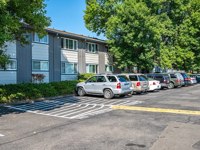 Rose Villa Apartments — Photo 7