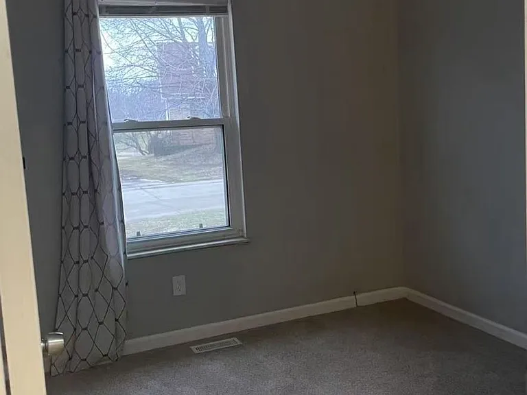 33 Sunny View Dr — Photo 5