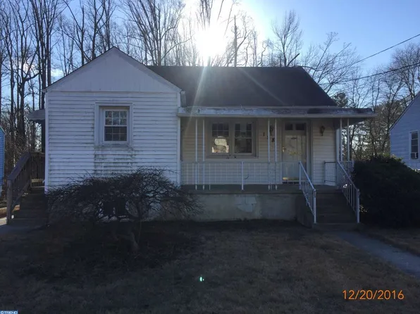 158 Silver Lake Dr, Clementon, NJ 08021