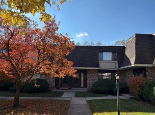 6081 W Calumet Rd, Milwaukee, WI 53223